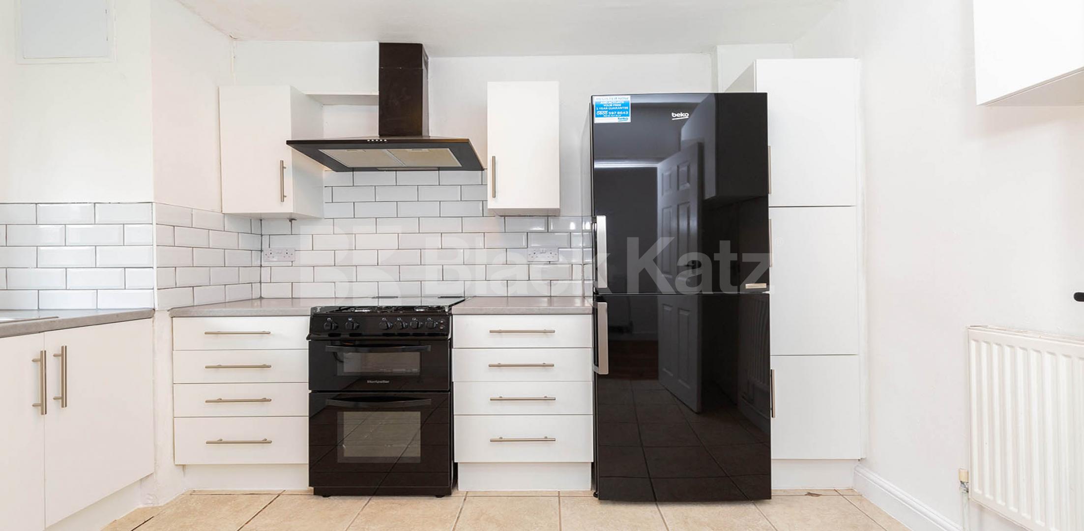 			2 Bedroom, 1 bath, 1 reception Apartment			 Kent Street, HOXTON - SHOREDITCH - HAGGERSTON 